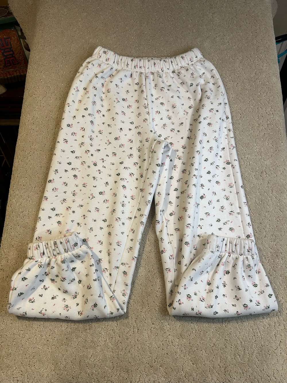 Women’s EDIKTED White Floral Sweatpants/Joggers Size Large
